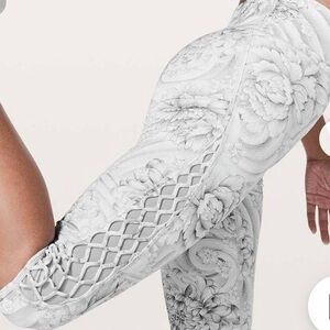 Lululemon Wunder Under 15” Floral Lace-Up Crop Leggings